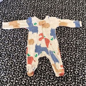 hippo print footie gray white background 100% cotton w/ hand covers/ finer-cover